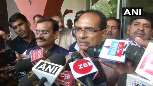 Shivraj Singh Chouhan attacks congress, says CM Kamal nath is running away from trust vote Shivraj Singh Chouhan attacks congress, says CM Kamal nath is running away from trust vote