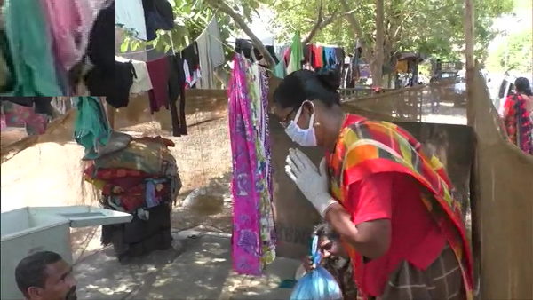 Coronavirus: Transgenders offer food to needy in Gujarat Coronavirus: Transgenders offer food to needy in Gujarat