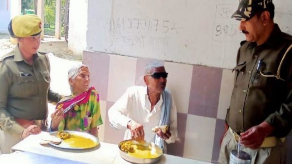 up police fed the elderly couple after son and daughter in law not give food up police fed the elderly couple after son and daughter in law not give food