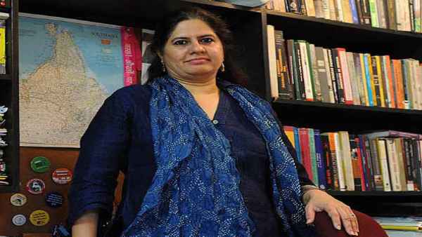 संयुक्त राष्ट्र मानवाधिकार संस्था के साथ सक्रिय रूप से जुड़ी हैं