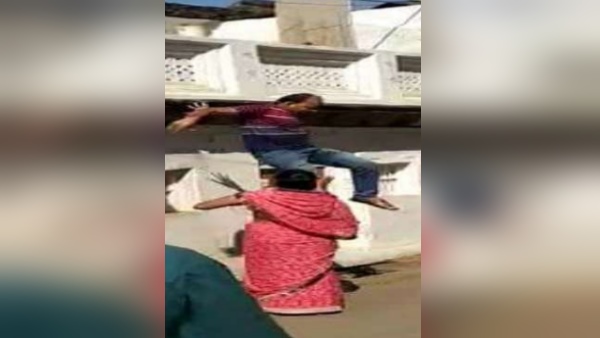 Wife Caught Husband with Girlfriend in damoh Madhya Pradesh Wife Caught Husband with Girlfriend in damoh Madhya Pradesh