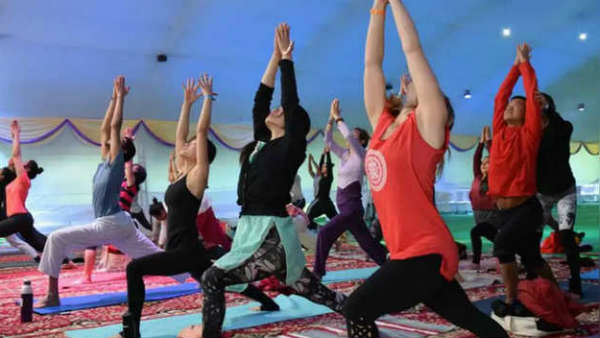 अंतरराष्ट्रीय योग महोत्सव का हुआ समापन, साधकों ने सीखे योग के कई सूत्र अंतरराष्ट्रीय योग महोत्सव का हुआ समापन, साधकों ने सीखे योग के कई सूत्र