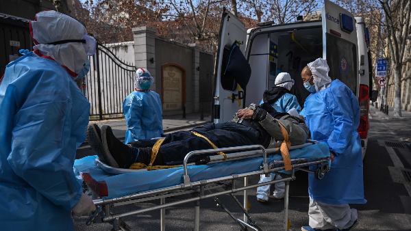 United States records nearly 2,600 coronavirus deaths in 24 hours - a new record and the heaviest daily toll of any country United States records nearly 2,600 coronavirus deaths in 24 hours - a new record and the heaviest daily toll of any country
