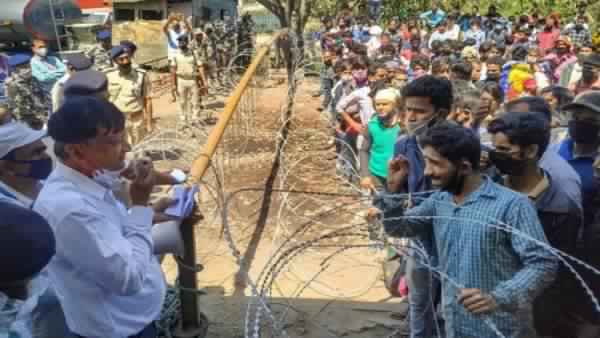 बिहार में कोरोना वारियर्स पर हमला और भागमभाग से खतरा बढ़ा बिहार में कोरोना वारियर्स पर हमला और भागमभाग से खतरा बढ़ा