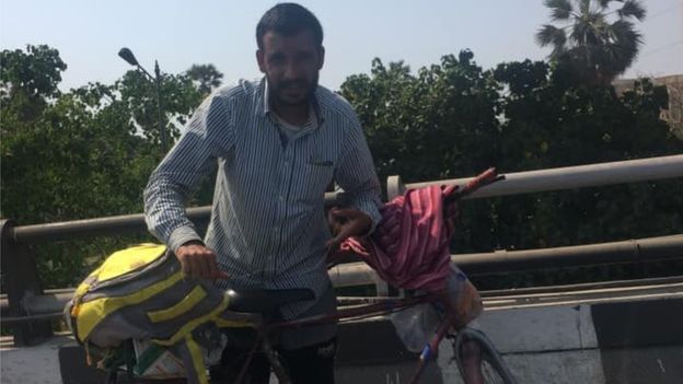 आरिफ़ मुंबई से राजौरी के 2100 किलोमीटर लंबे सफ़र पर साइकिल से निकल पड़े थे आरिफ़ मुंबई से राजौरी के 2100 किलोमीटर लंबे सफ़र पर साइकिल से निकल पड़े थे