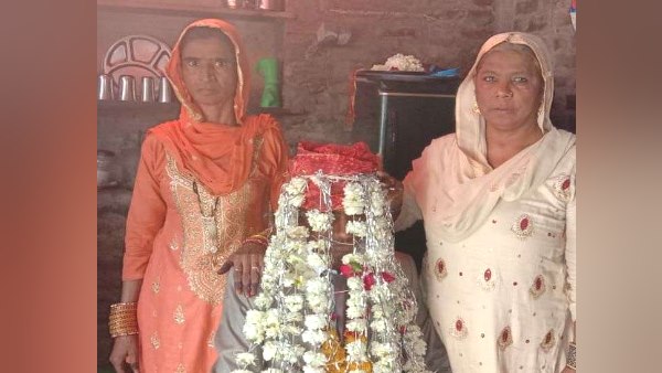 15 Barati from pali Rajasthan trapped in Maharashtra Due to Lockdown 15 Barati from pali Rajasthan trapped in Maharashtra Due to Lockdown