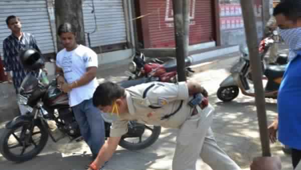 लोगों की नादानी और राजनीति आपदा से जूझ रहे देश पर पड़ ना जाय लोगों की नादानी और राजनीति आपदा से जूझ रहे देश पर पड़ ना जाय