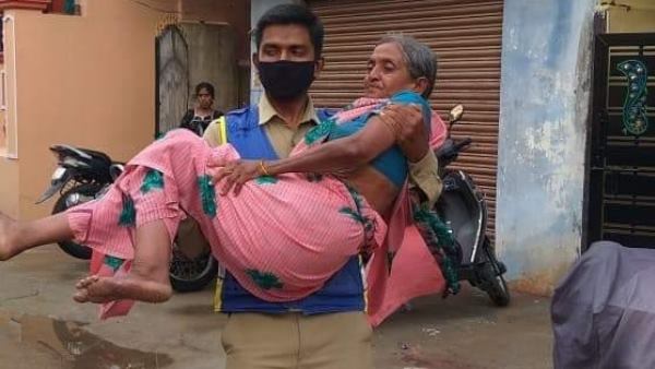 बीमार महिला भटक गई थी रास्ता
