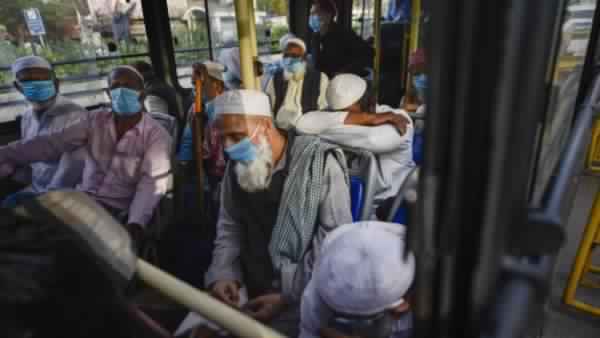 लोगों की नादानी और राजनीति आपदा से जूझ रहे देश पर पड़ ना जाय लोगों की नादानी और राजनीति आपदा से जूझ रहे देश पर पड़ ना जाय