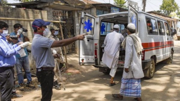 खुद को घोषित किया जमात का एकछत्र अमीर