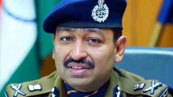 fight against covid-19 Uttarakhand Police donated 3 crores to Chief Ministers Relief Fund fight against covid-19 Uttarakhand Police donated 3 crores to Chief Ministers Relief Fund