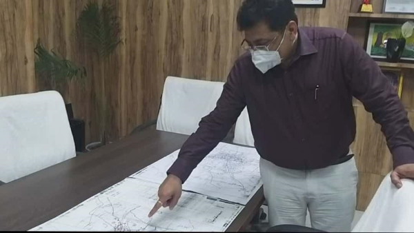 पूरी रात कलेक्ट्रेट में रहे जिला कलेक्टर