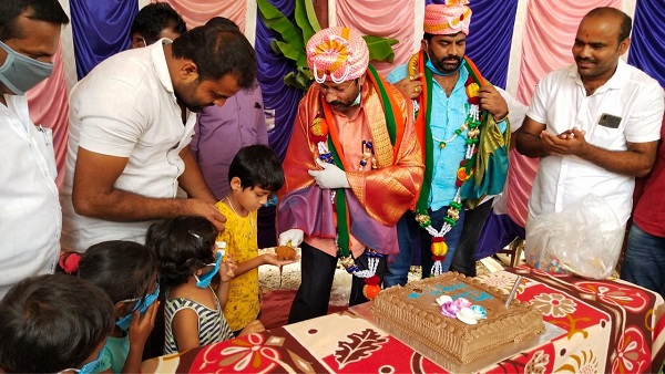 भाजपा विधायक ने समर्थकों के साथ मनाया जन्मदिन