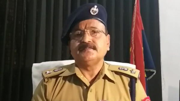 UP policemen enforcing lockdown injured villagers UP policemen enforcing lockdown injured villagers