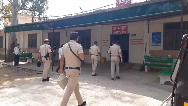 charkhi-dadri-crime-news-today-pradhan-body-found-dead-in-a-crashed-Car charkhi-dadri-crime-news-today-pradhan-body-found-dead-in-a-crashed-Car