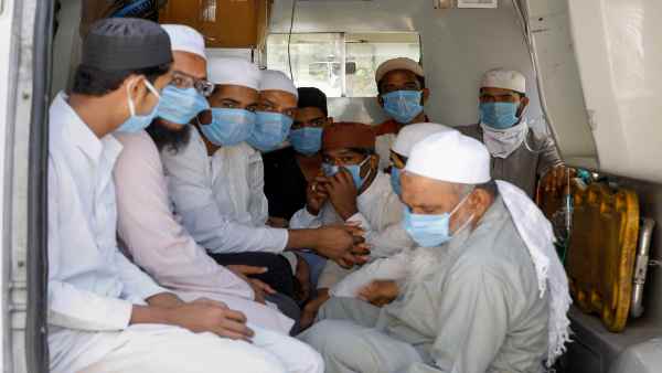 संक्रमण छिपाने वालों पर भी सख्ती
