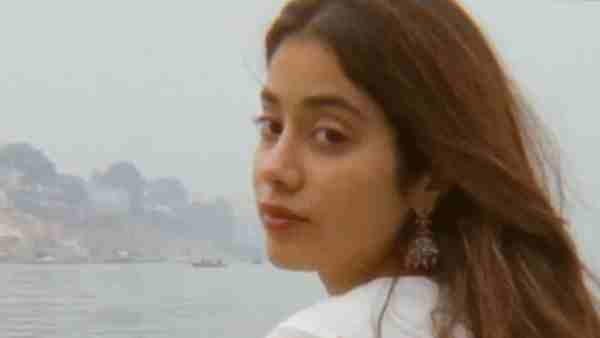 Jahnavi Kapoor is missing Varanasi in lockdown Jahnavi Kapoor is missing Varanasi in lockdown