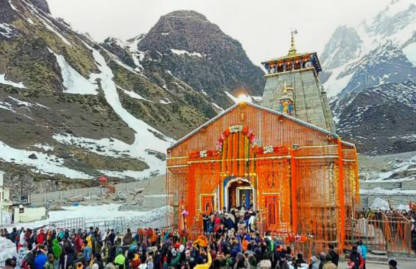 श्रद्धालुओं का टूट रहा रिकॉर्ड