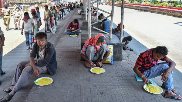 पेशे से ड्राइवर हैं