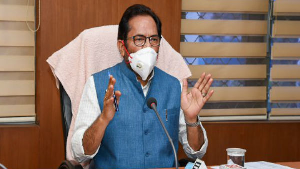 हाथ जोड़कर कहता हूं भारत के मुसलमानों को बख्श दें: नकवी