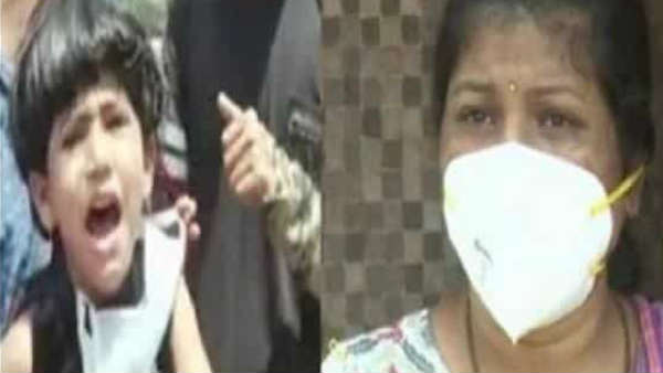 VIDEO: कोरोना के खिलाफ जंग में 15 दिन से घर नहीं लौटी मरीजों का इलाज कर रही नर्स, अस्पताल पहुंच चीखें मारकर रोने लगी बेटी VIDEO: कोरोना के खिलाफ जंग में 15 दिन से घर नहीं लौटी मरीजों का इलाज कर रही नर्स, अस्पताल पहुंच चीखें मारकर रोने लगी बेटी