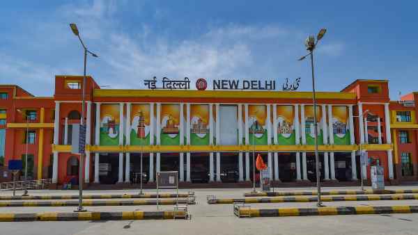 किन स्टेशनों पर लिया जाएगा यूजर चार्ज