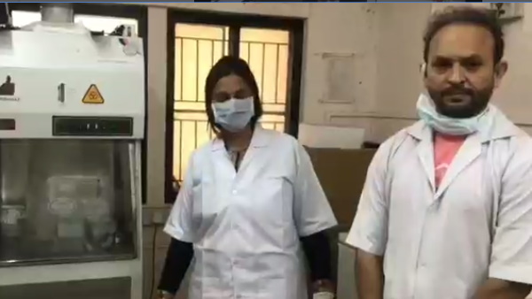 बायोसेफ्टी कैबिनेट में होता है पहला प्रोसेस