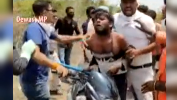Sanitation Worker Attacked in Dewas Madhya Pradesh Sanitation Worker Attacked in Dewas Madhya Pradesh