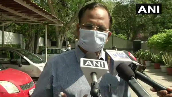 Coronavirus: दिल्ली सरकार को मिली 13,500 PPE किट, हर जगह हो रही है स्कैनिंग Coronavirus: दिल्ली सरकार को मिली 13,500 PPE किट, हर जगह हो रही है स्कैनिंग