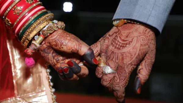 कोर्ट मैरिज भी संभव नहीं थी