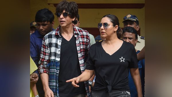 कोरोना के खिलाफ शाहरुख ने बढ़ाए मदद के हाथ