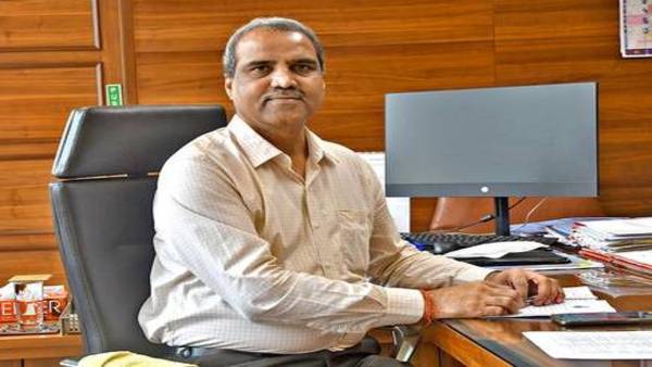 धारावी और वर्ली के चुनाव इसलिए नहींकिया गया कि वो झुग्गी बस्तियां हैं