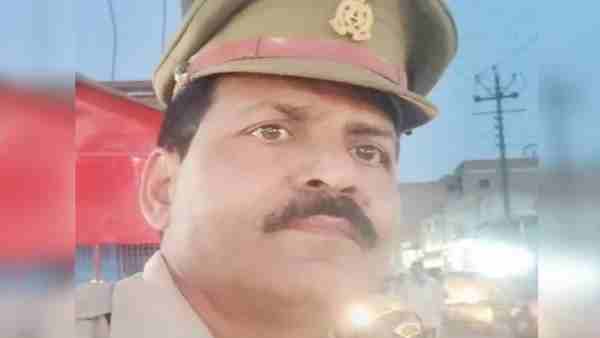 agra lucknow expressway road accident sub inspector vijay singh died agra lucknow expressway road accident sub inspector vijay singh died