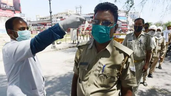 स्वास्थ्य कर्मचारियों की सुरक्षा के लिए उठाए ये कदम
