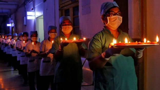 कोरोना वायरस: कोलकाता से पलायन क्यों कर रही हैं मणिपुर की नर्सें कोरोना वायरस: कोलकाता से पलायन क्यों कर रही हैं मणिपुर की नर्सें