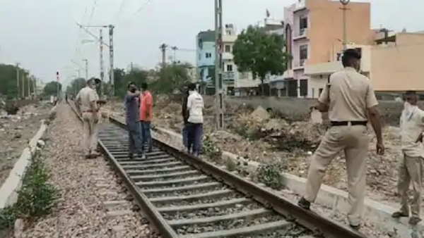 haryana hisar train accident three children died haryana hisar train accident three children died