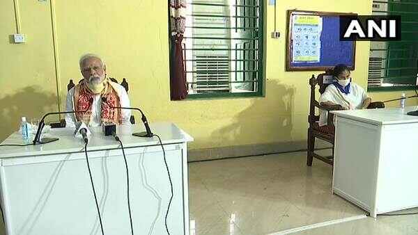तूफान से हुई है भारी तबाही
