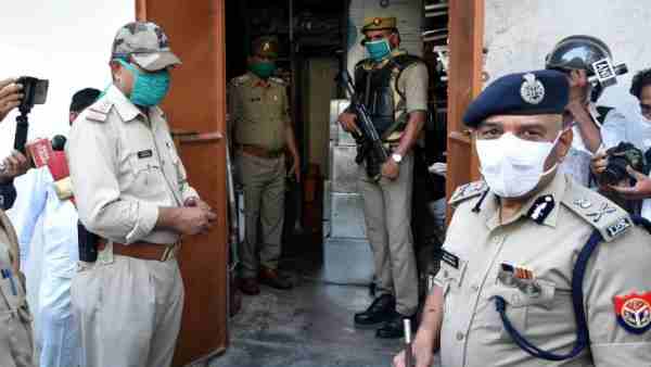 नौकरानी से संबंधों को लेकर होता था घर में विवाद