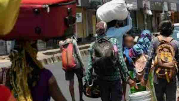 काम धंधे बंद हो गए थे, घर वापसी के सिवा नहीं था कोई चारा