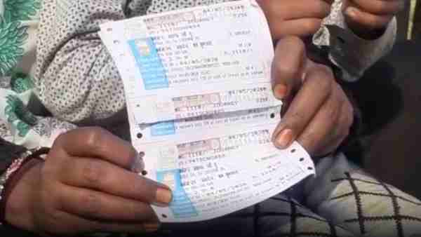 Migrant workers arrive in Kannauj by bus from Lucknow Migrant workers arrive in Kannauj by bus from Lucknow