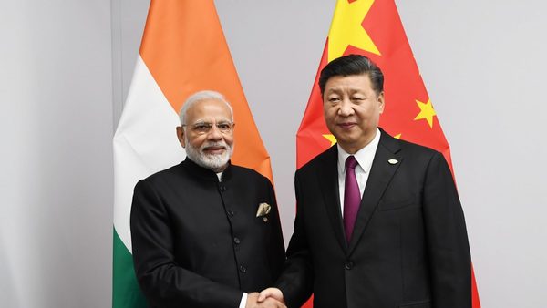 कोरोना से हुई चीन की अंतर्राष्ट्रीय बदनामी, क्या पटखनी दे सकता है भारत? कोरोना से हुई चीन की अंतर्राष्ट्रीय बदनामी, क्या पटखनी दे सकता है भारत?