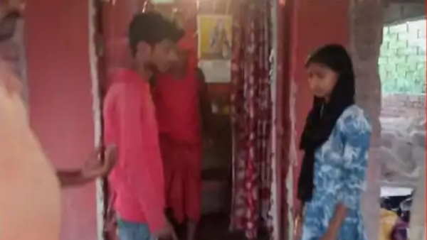 दोनों रिश्ते में लगते हैं बुआ-भतीजा