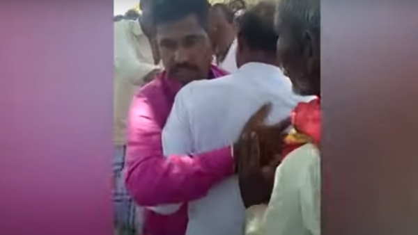 भरी पंचायत में लोगों से मंगवाई माफी