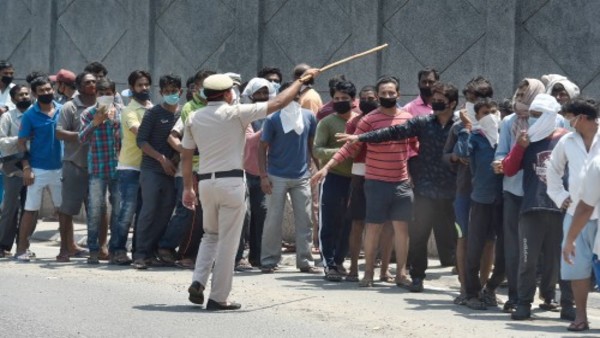 लॉकडाउन पर पानी न फेर दे शराब के ठेके खोलने की जल्दबाजी लॉकडाउन पर पानी न फेर दे शराब के ठेके खोलने की जल्दबाजी