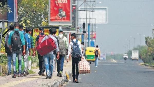 पहले से ही उजड़े गांव क्या रिवर्स पलायन कर लौटे मजदूरों का पेट पाल पाएंगे? पहले से ही उजड़े गांव क्या रिवर्स पलायन कर लौटे मजदूरों का पेट पाल पाएंगे?