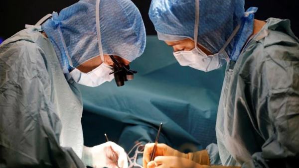 24 घंटे की लंबी सर्जरी के बाद डॉक्टरों ने बचाई जुड़वां बहनों की जान