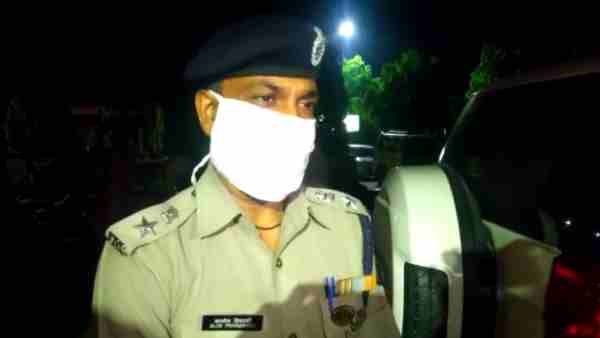 Police arrested one-and-a-half lakh rupee prize crook after encounter Police arrested one-and-a-half lakh rupee prize crook after encounter