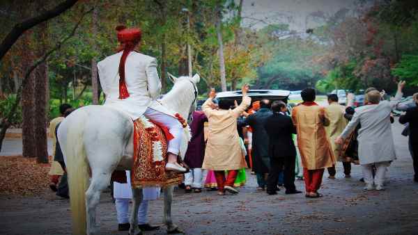 56 दिनों बाद घर लौटी बारात
