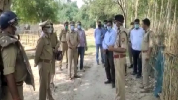 two policemen injured after people attack from mosque in bahraich two policemen injured after people attack from mosque in bahraich