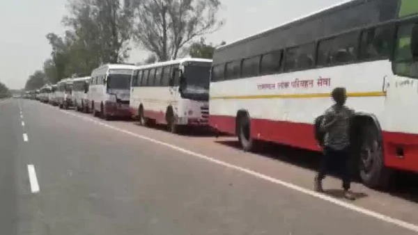Yogi govt denied entry to buses arranged by congress Yogi govt denied entry to buses arranged by congress